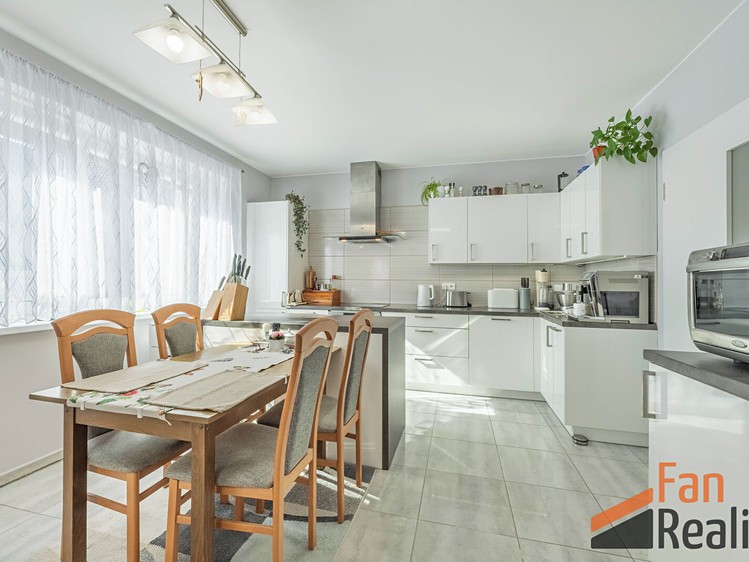Prodej domu, 145 m² (6 z 37)