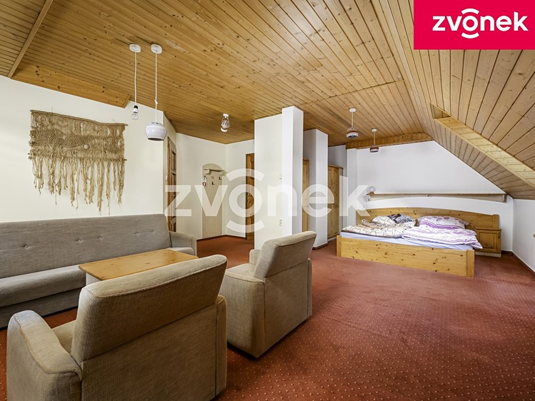 Будинок на продаж, 1 086 м² (16 з 44)