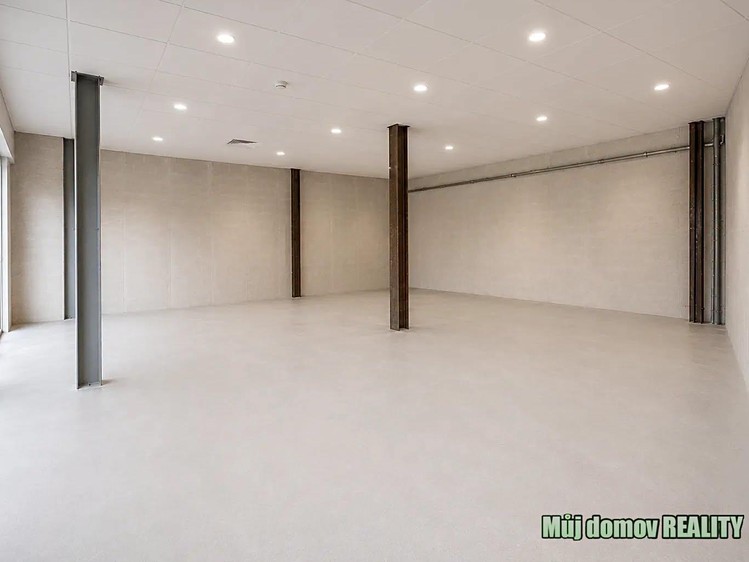 Комерційне приміщення в оренду, 154 м² (1 з 4)