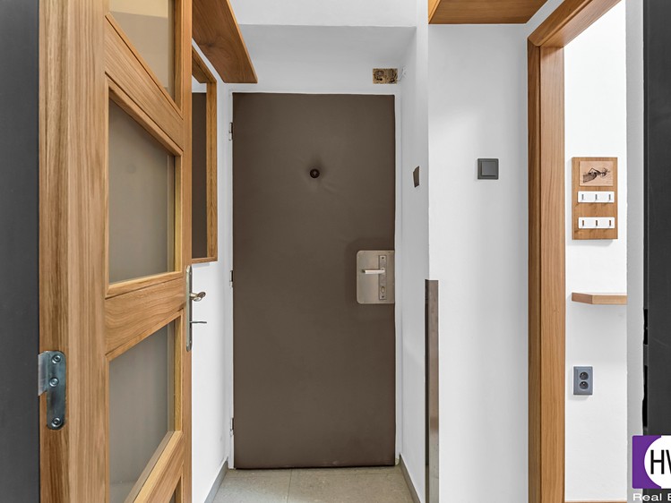 Prodej komerčního prostoru, 21 m² (11 z 14)