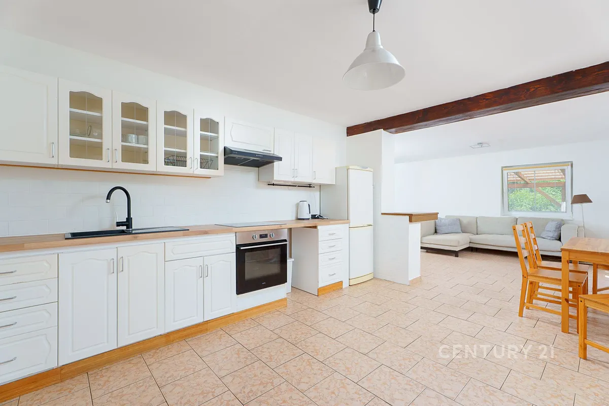 Prodej rodinného domu 128 m², pozemek 922 m²