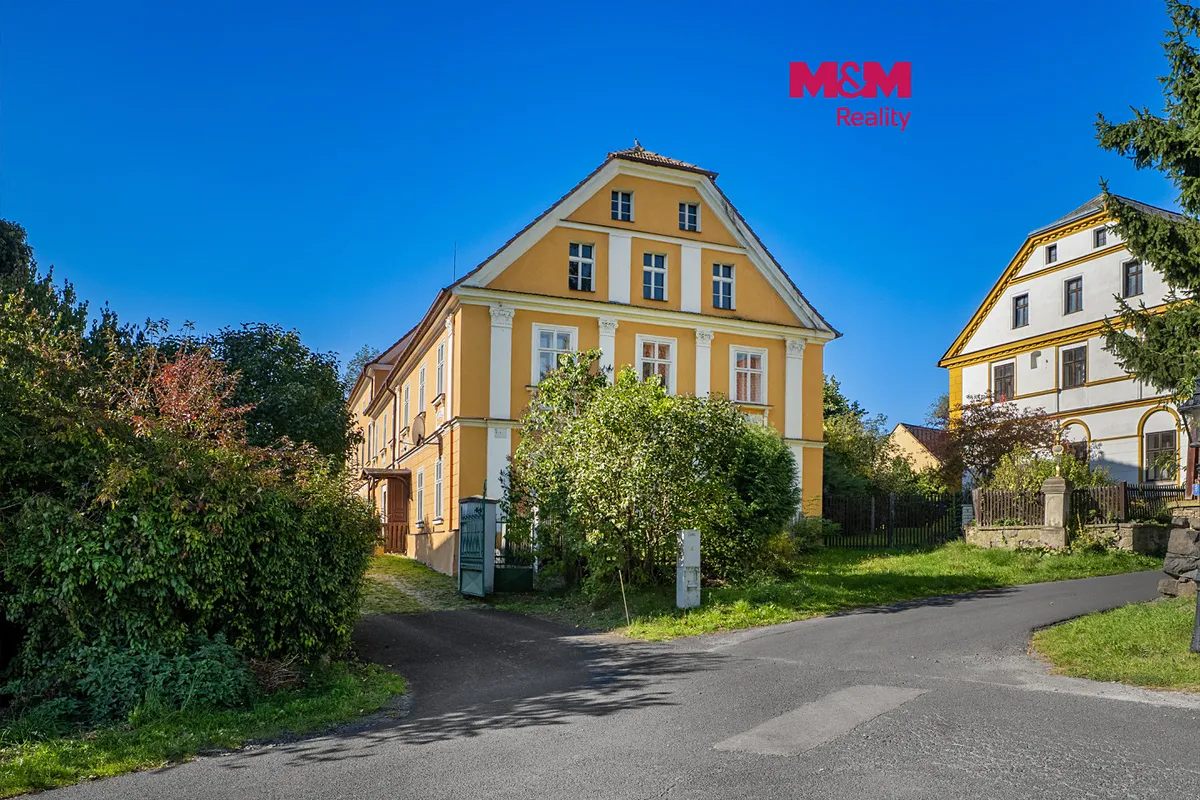 Prodej rodinného domu 347 m², pozemek 1092 m²
