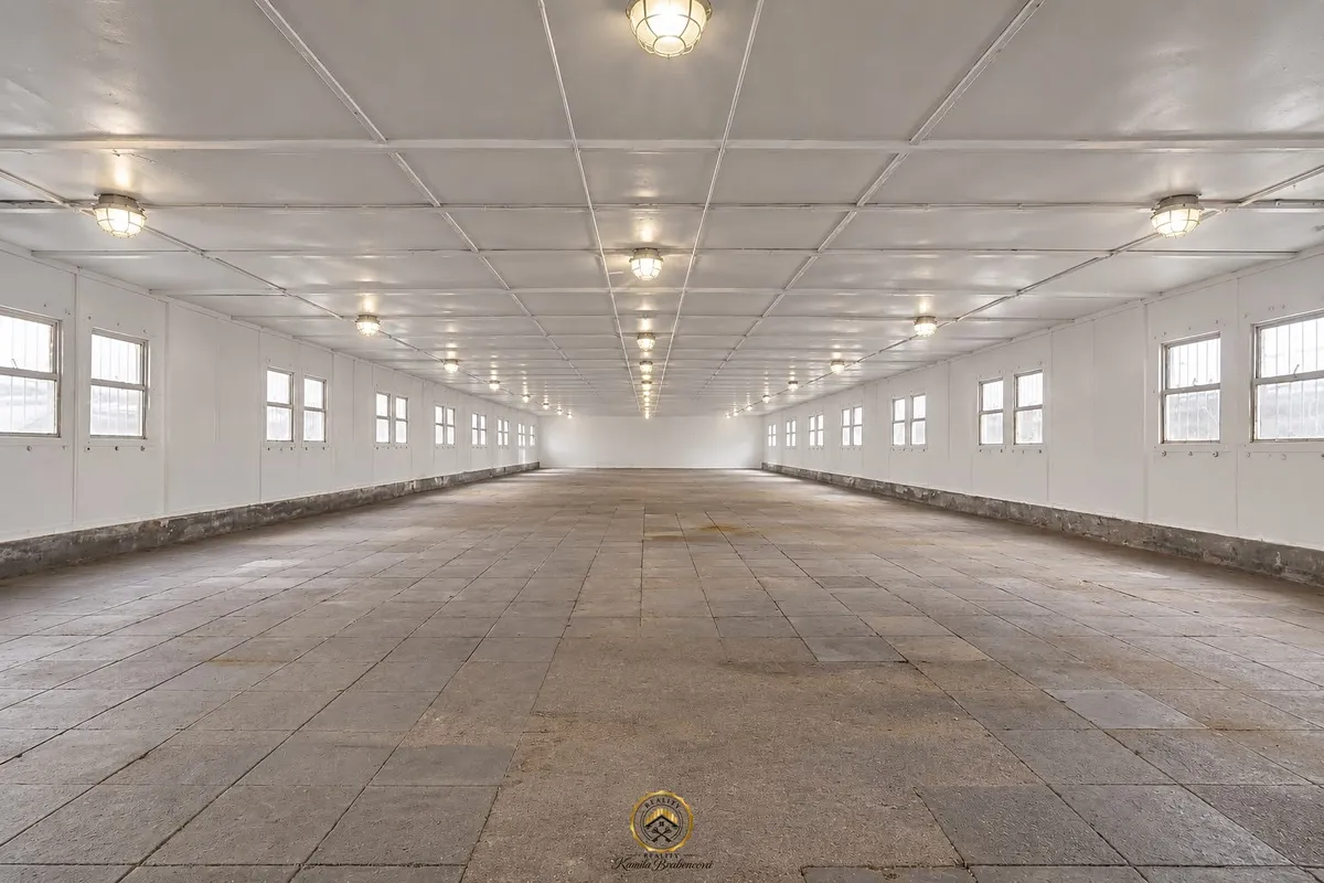 Pronájem skladového prostoru 472 m²