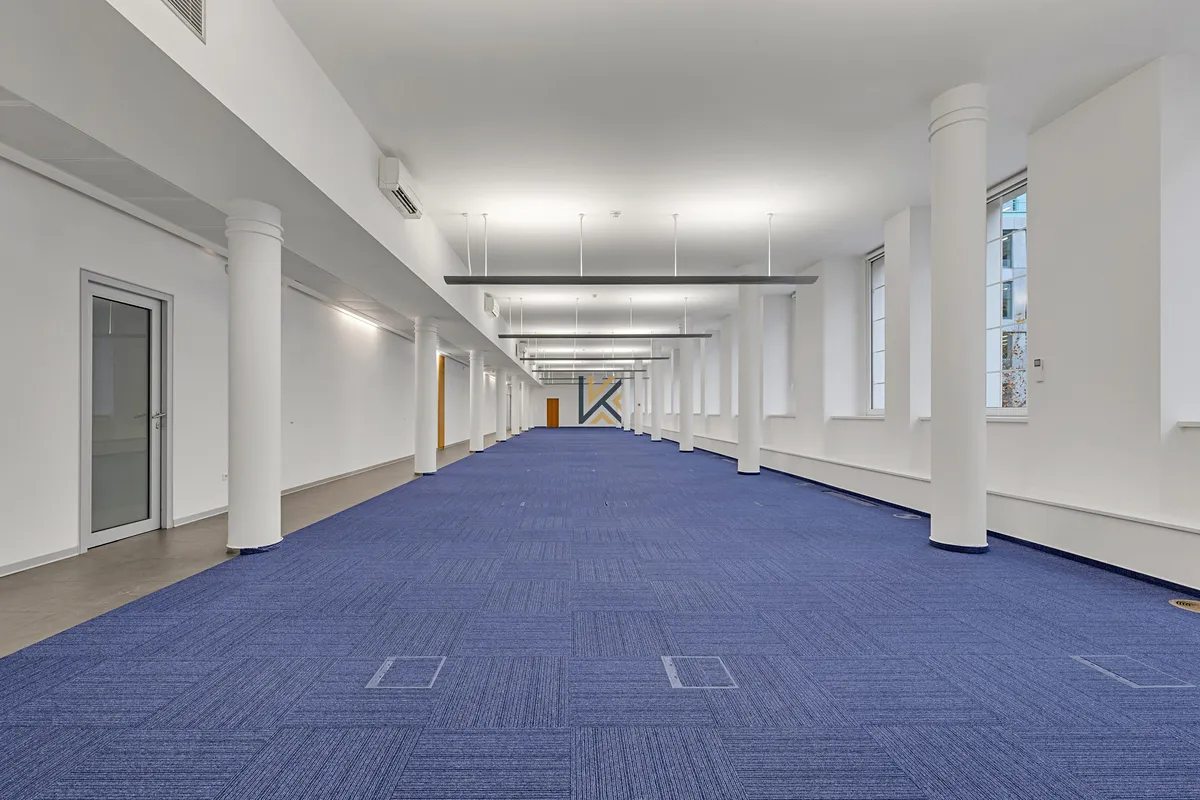 Pronájem kanceláře 416 m²