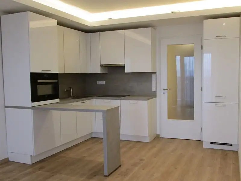 Pronájem bytu 1+kk 30 m², Praha – náhled fotky 1