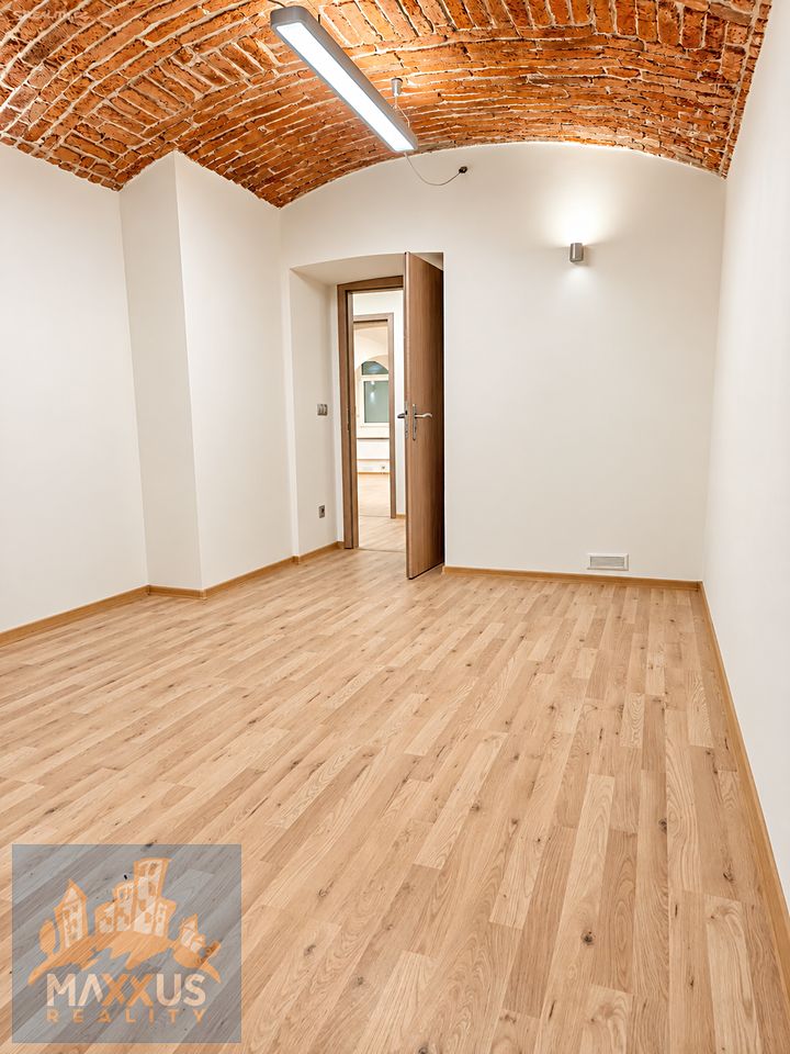 Prodej kanceláře 65 m², Praha – fotka 1 z 3