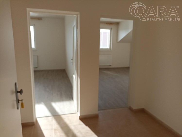 Pronájem bytu 3+kk, 88 m² (6 z 12)