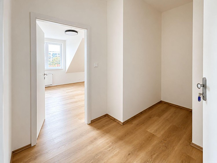 Pronájem bytu 3+kk, 76 m² (12 z 20)