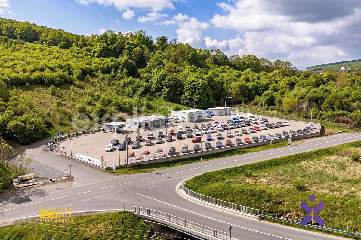 Prodej komerčního pozemku 4600 m²