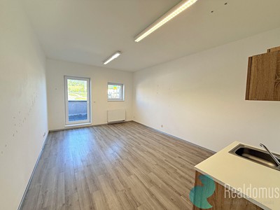 Комерційне приміщення в оренду, 72 м² (3 з 10)
