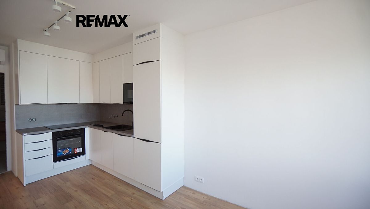 Pronájem bytu 2+kk 47 m² – fotografie 4