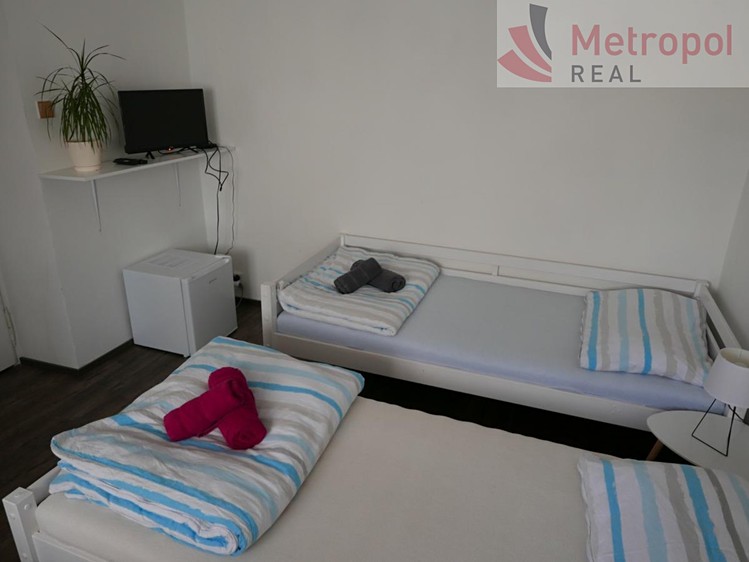 Prodej komerčního prostoru, 340 m² (19 z 29)