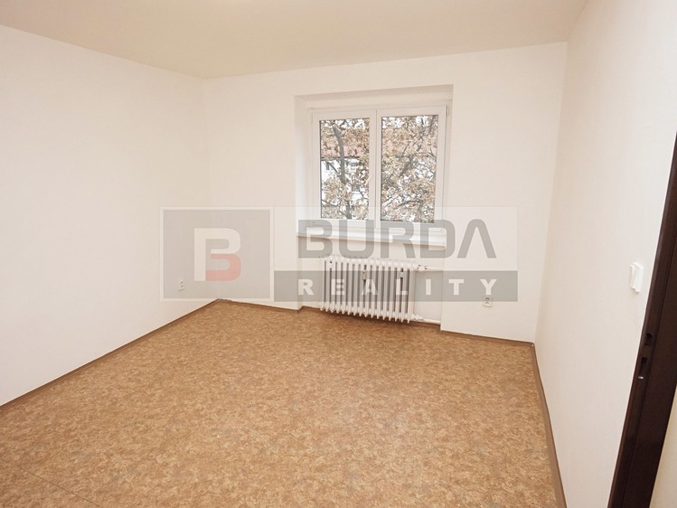 Pronájem bytu 1+1, 30 m² (15 z 21)