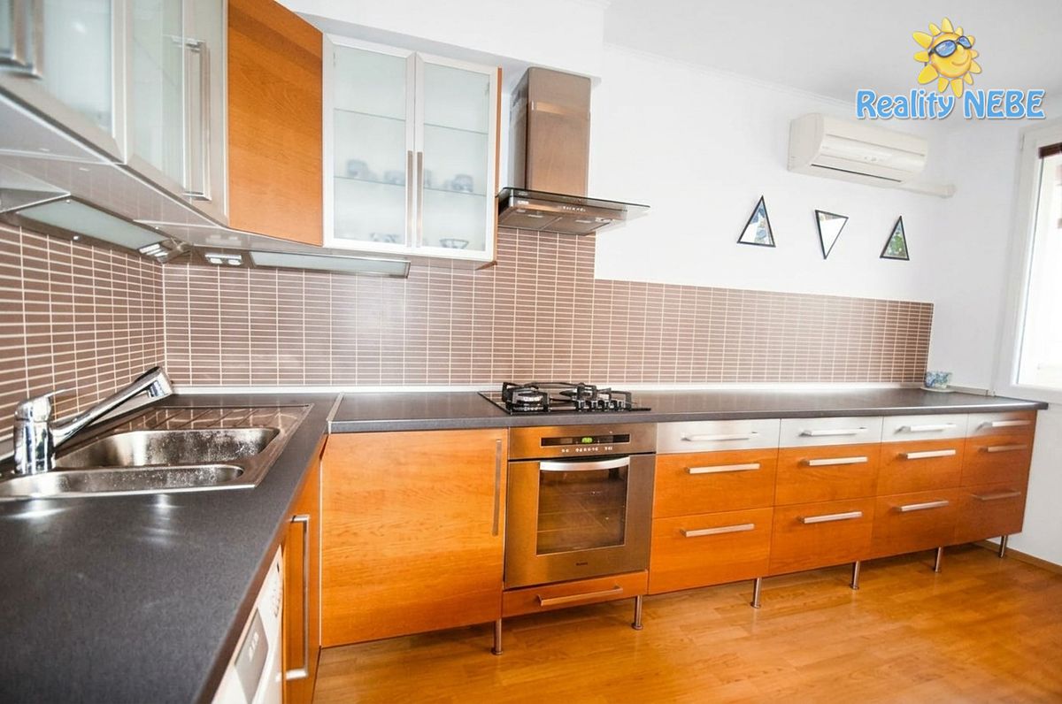 Pronájem bytu 3+kk 75 m²