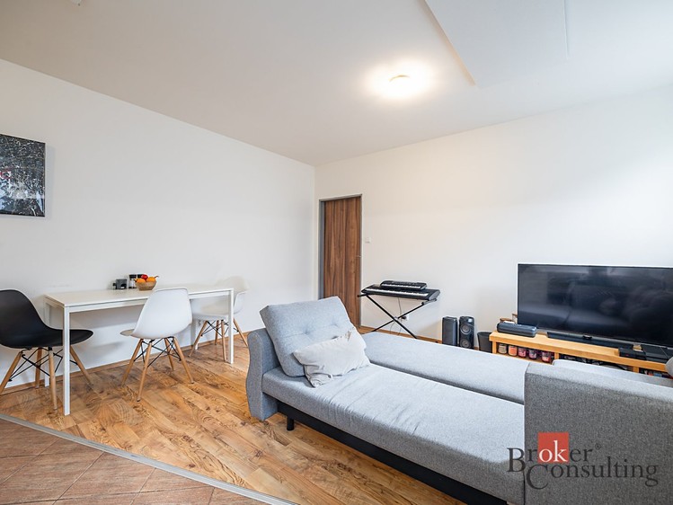 Pronájem bytu 2+kk, 67 m² (5 z 11)