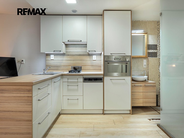 Prodej bytu 1+kk, 27 m² (3 z 15)