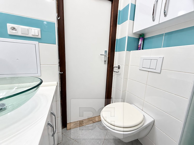 Pronájem bytu 2+kk, 47 m² (13 z 13)