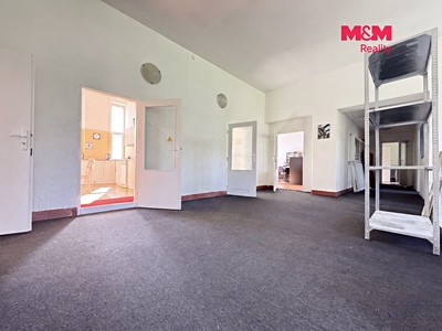 Pronájem komerčního prostoru, 244 m² (2 z 11)