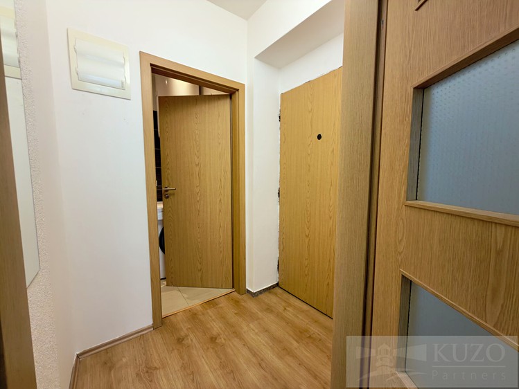 Pronájem bytu 1+kk, 25 m² (10 z 15)