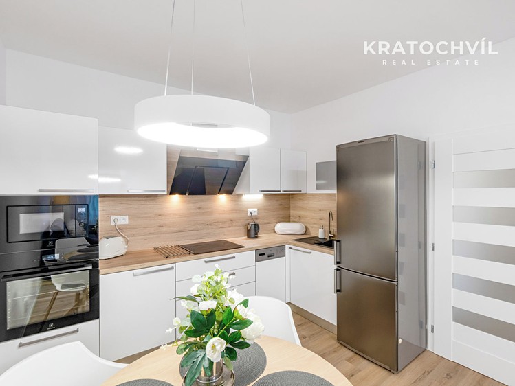 Pronájem bytu 2+kk, 41 m² (8 z 40)