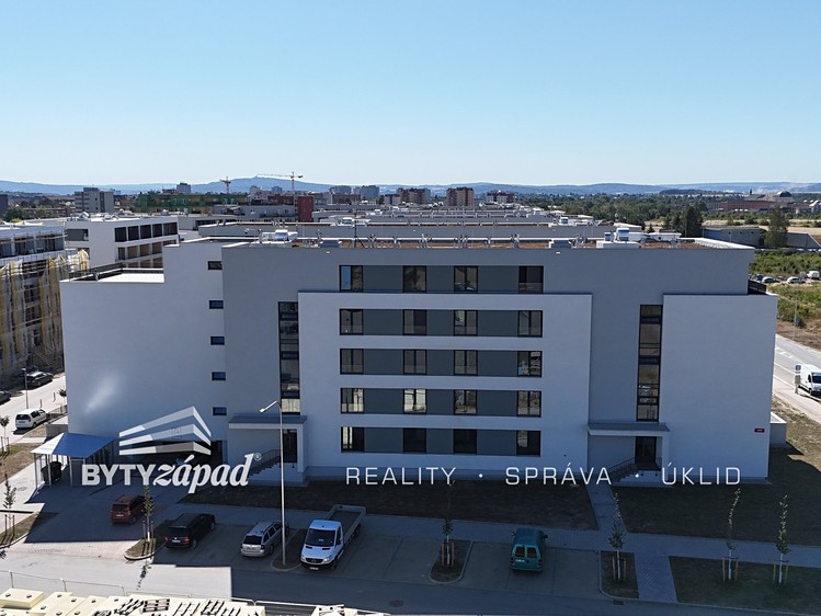 Pronájem bytu 2+kk, 54 m² (13 z 15)