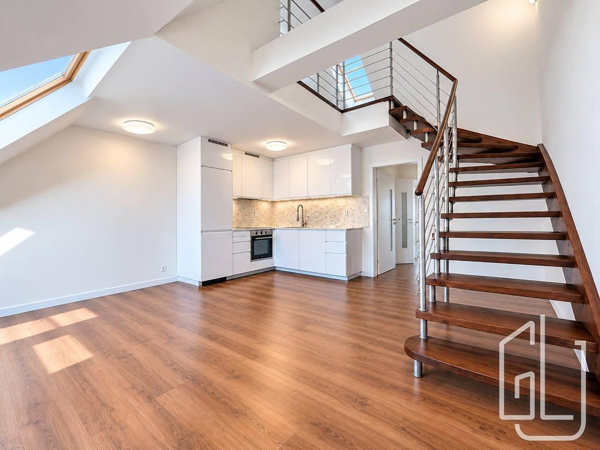 Pronájem bytu 3+kk 76 m²