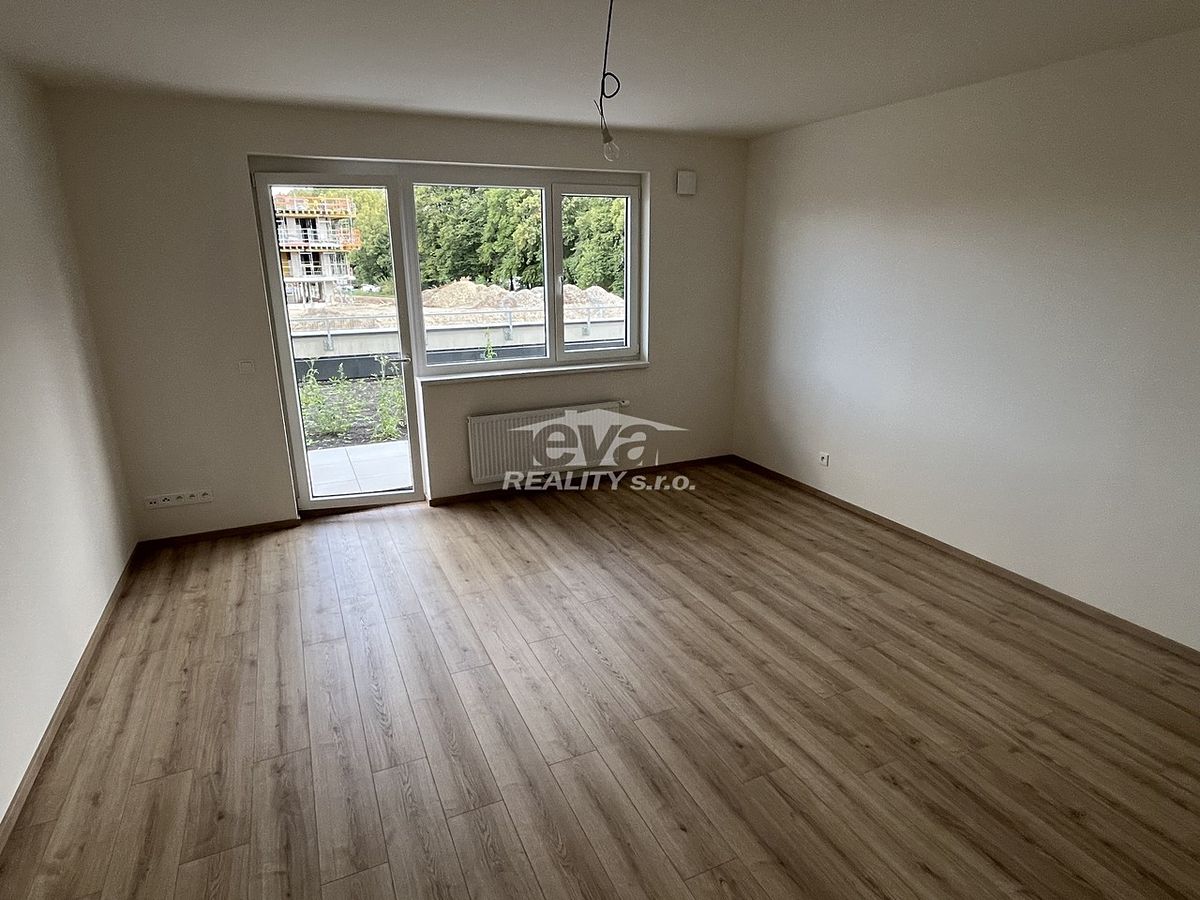 Pronájem bytu 2+kk 51 m² – fotografie 3