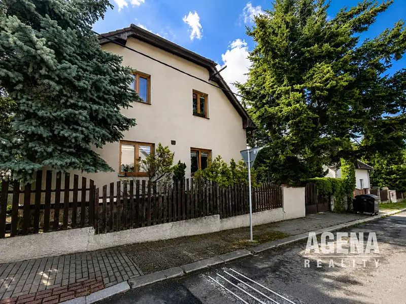 Prodej rodinného domu 330 m², pozemek 480 m², Říčany – náhled fotky 2