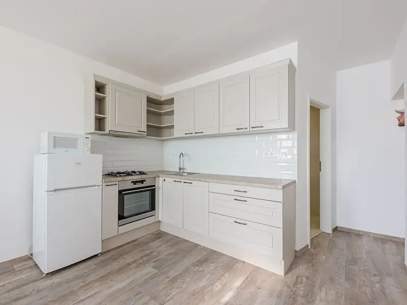 Pronájem bytu 2+kk 45 m², Hradec Králové – náhled fotky 2