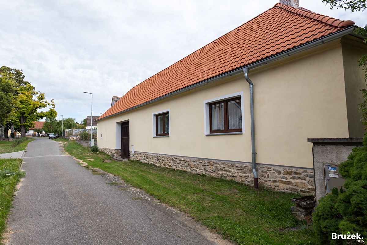 Prodej zemědělské usedlosti 698 m², pozemek 2540 m², Drhovle – fotka 1 z 3