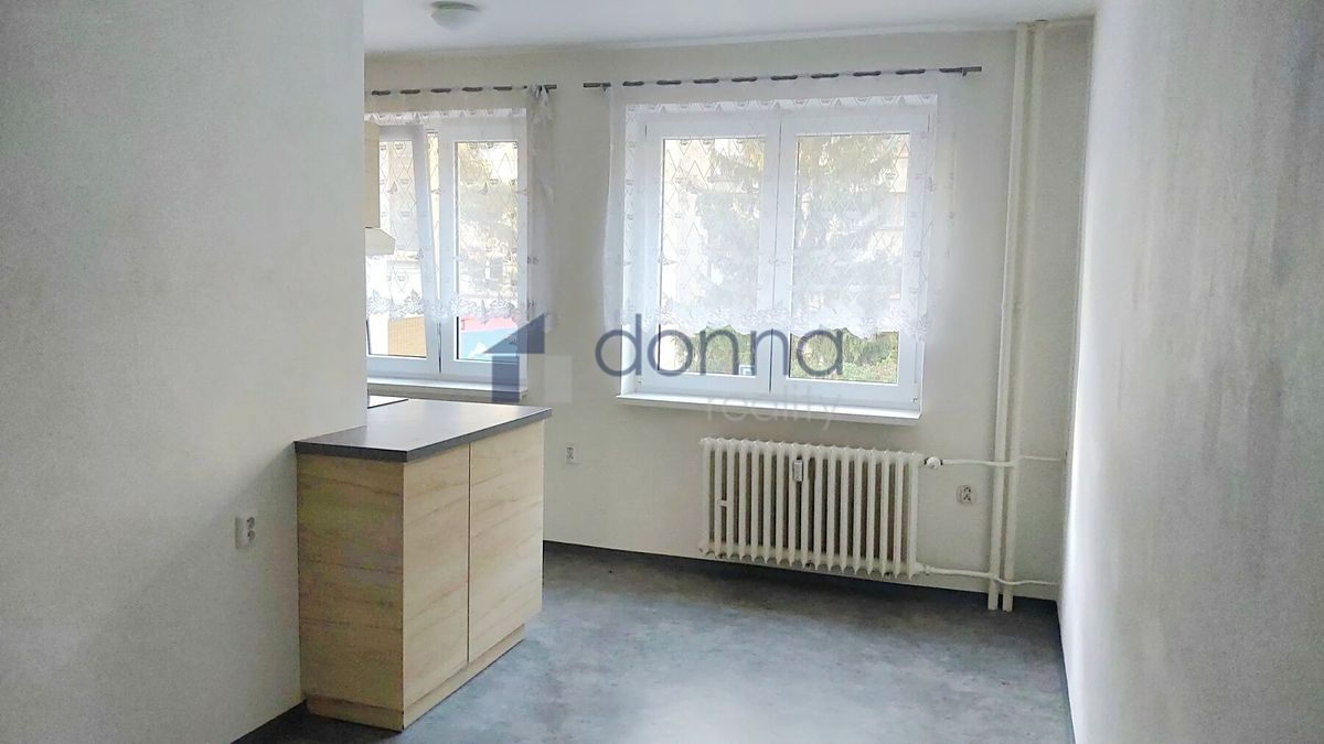 Pronájem bytu 4+kk 80 m² – fotografie 3