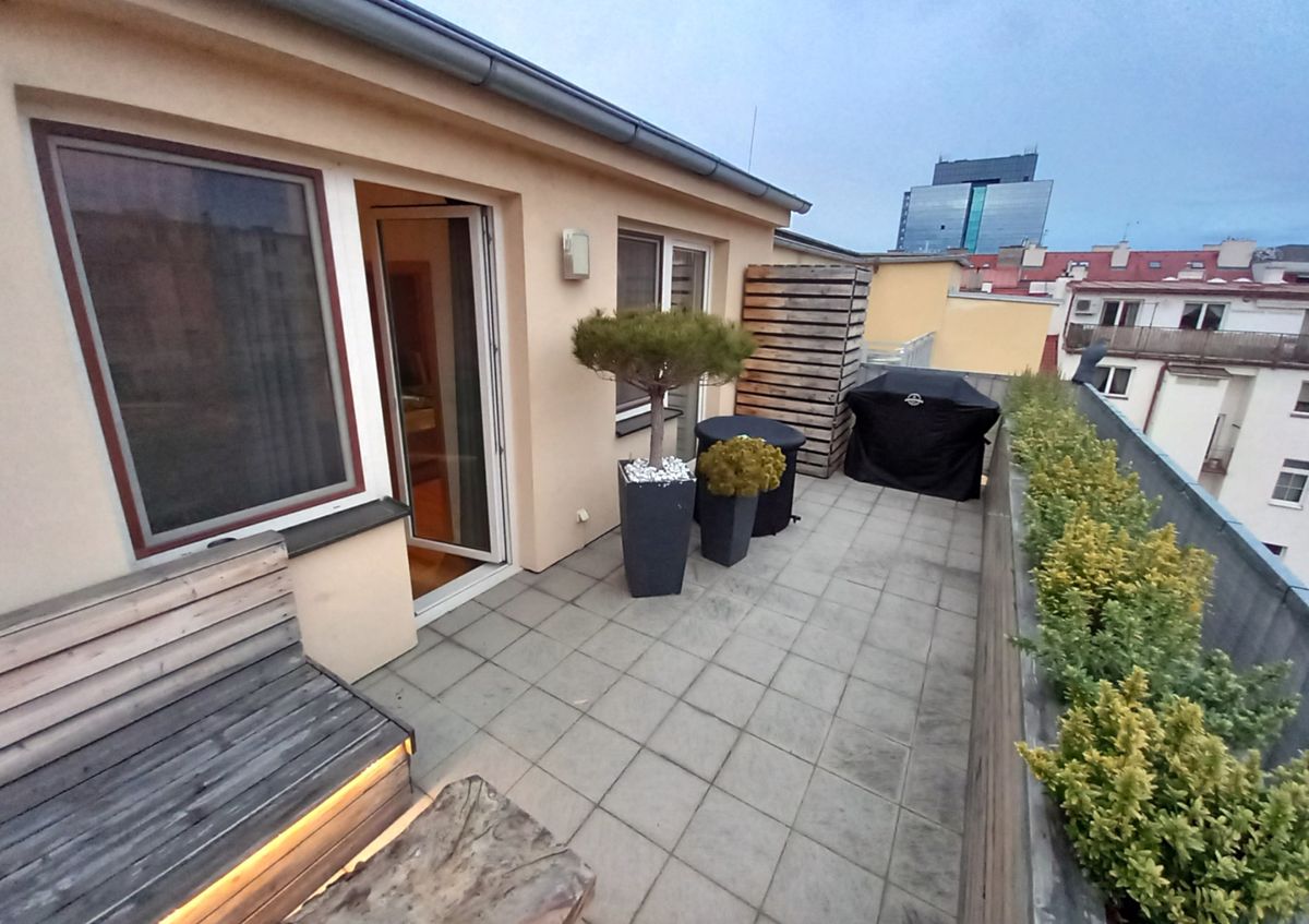Pronájem bytu 2+kk 42 m², Praha – fotka 1 z 3