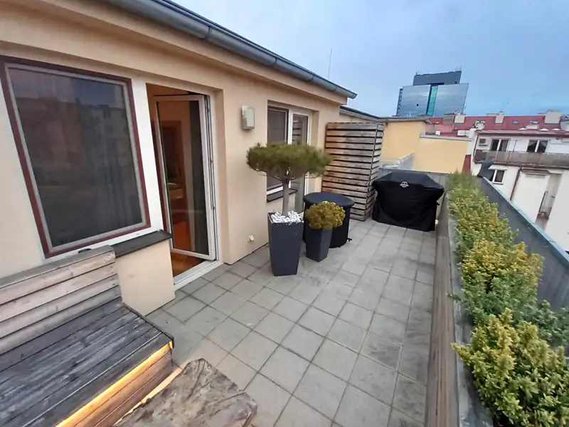 Pronájem bytu 2+kk 42 m², Praha – náhled fotky 1