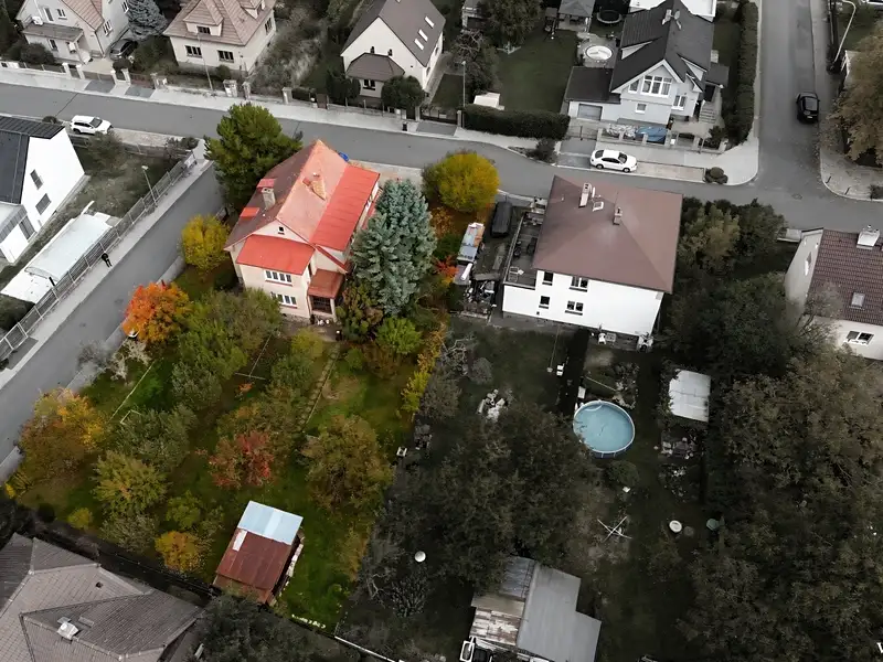 Prodej rodinného domu 266 m², pozemek 1097 m², Praha – náhled fotky 3