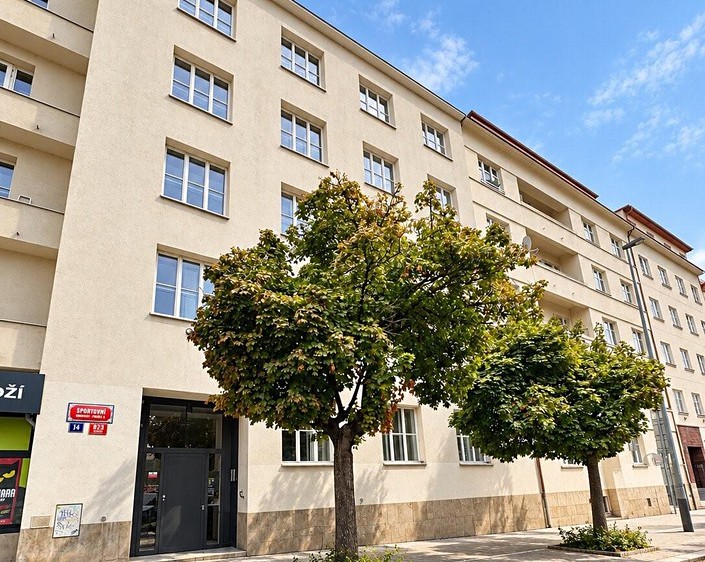 Pronájem bytu 1+1, 38 m² (1 z 11)