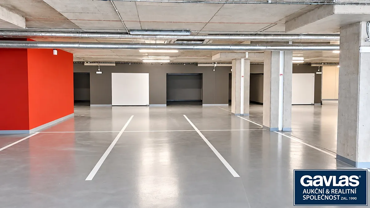 Pronájem garážového stání 12 m²