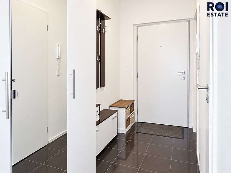 Pronájem bytu 1+kk, 35 m² (11 z 15)