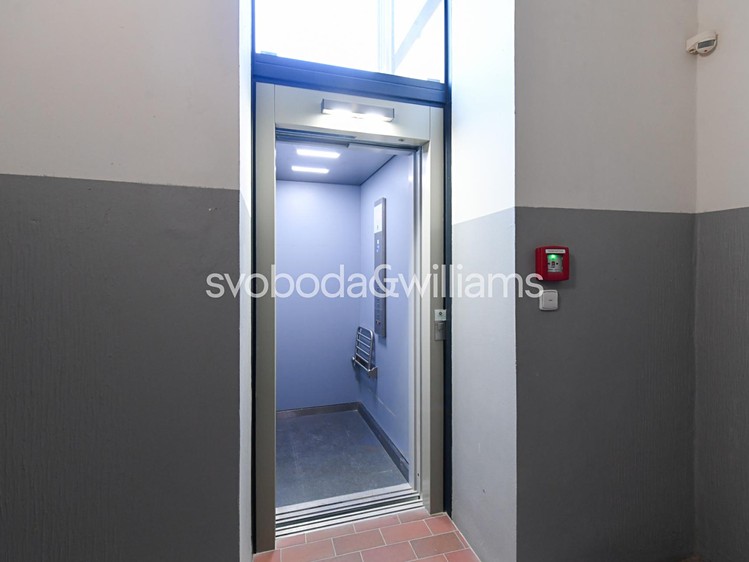 Pronájem bytu 2+kk, 44 m² (15 z 17)