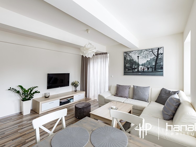 Pronájem bytu 2+kk, 55 m² (3 z 10)