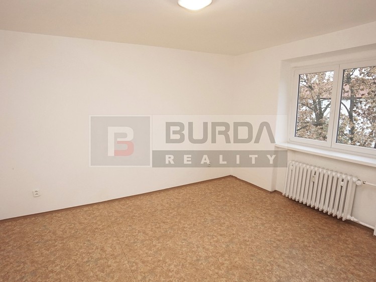 Pronájem bytu 1+1, 30 m² (17 z 21)