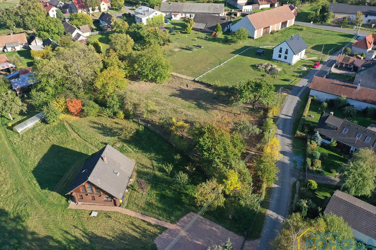 Prodej stavebního pozemku 2092 m²