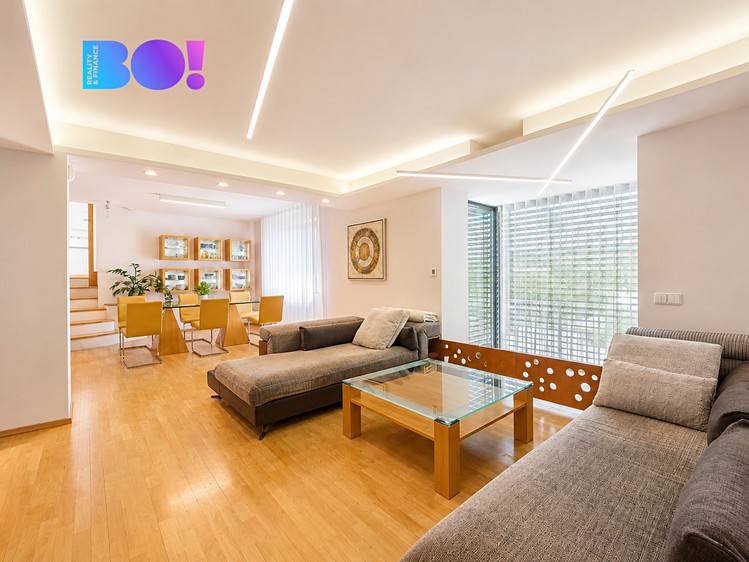 Будинок на продаж, 192 м² (1 з 44)