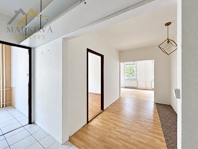 Pronájem bytu 3+1, 73 m² (2 z 12)
