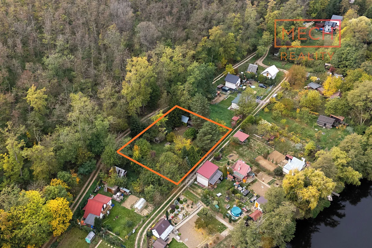 Prodej zahrady 869 m²