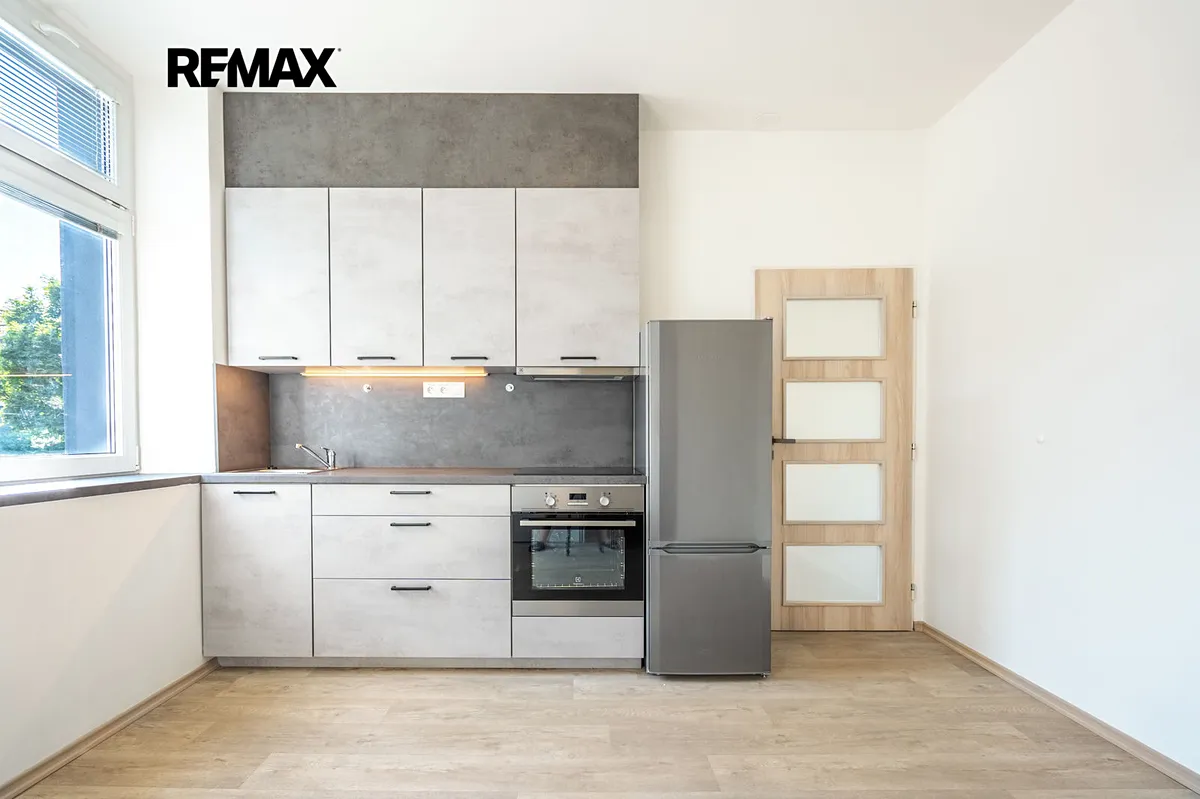Pronájem bytu 1+1 38 m²