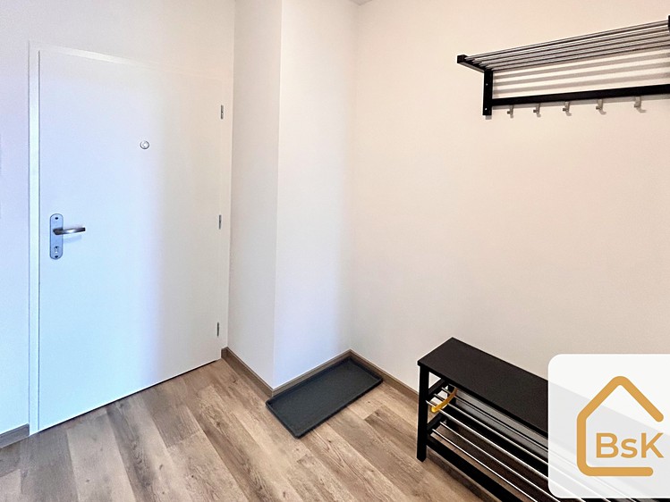 Pronájem bytu 3+kk, 98 m² (13 z 24)