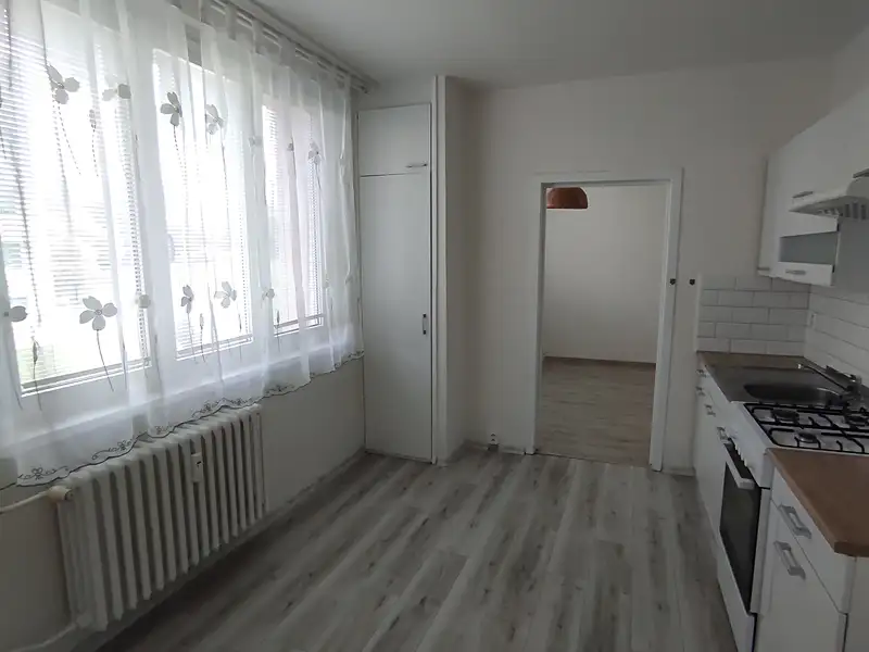 Pronájem bytu 3+1 67 m², Bruntál – náhled fotky 3