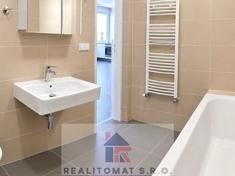 Pronájem bytu 2+kk, 50 m² (7 z 9)