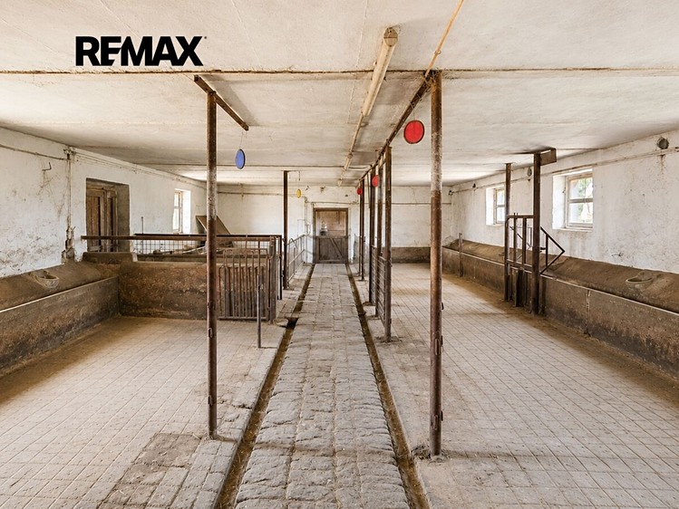 Prodej komerčního prostoru, 320 m² (57 z 76)