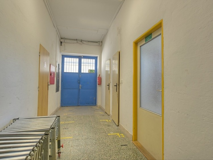 Prodej komerčního prostoru, 265 m² (18 z 27)